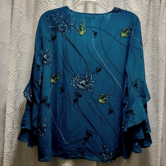 ⚘️Alfani Casacade Ruffled Sleeve Top - Picture 3 of 10